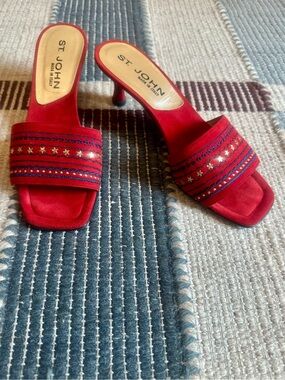 St. John Vintage Red Star Suede Embellished Kitten Heels